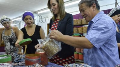 A lo “Mamá Noel”, Vidal compró 300 mil canastas navideñas para repartir en Municipios bonaerenses