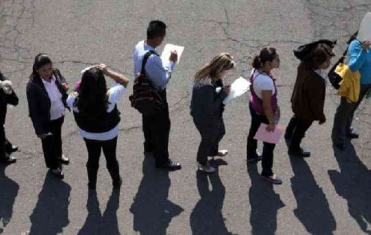 Alarmantes datos oficiales: se derrumba el empleo y toca su nivel más bajo en 14 meses