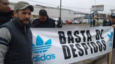 Cierra una planta de Adidas