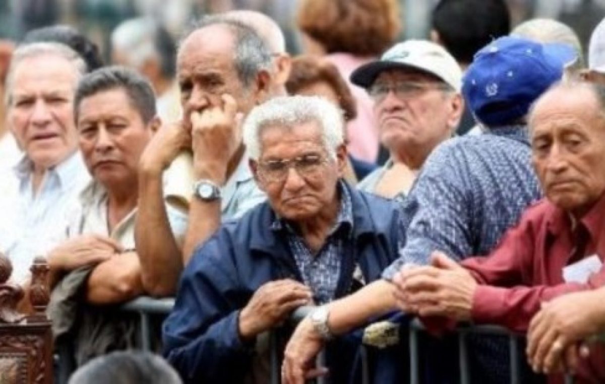 Triste fin de año para jubilados y pensionados: el gobierno nacional confirmó que no percibirán el bono