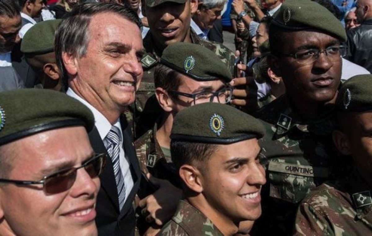 Bolsonaro destaca el rol de las FF.AA.