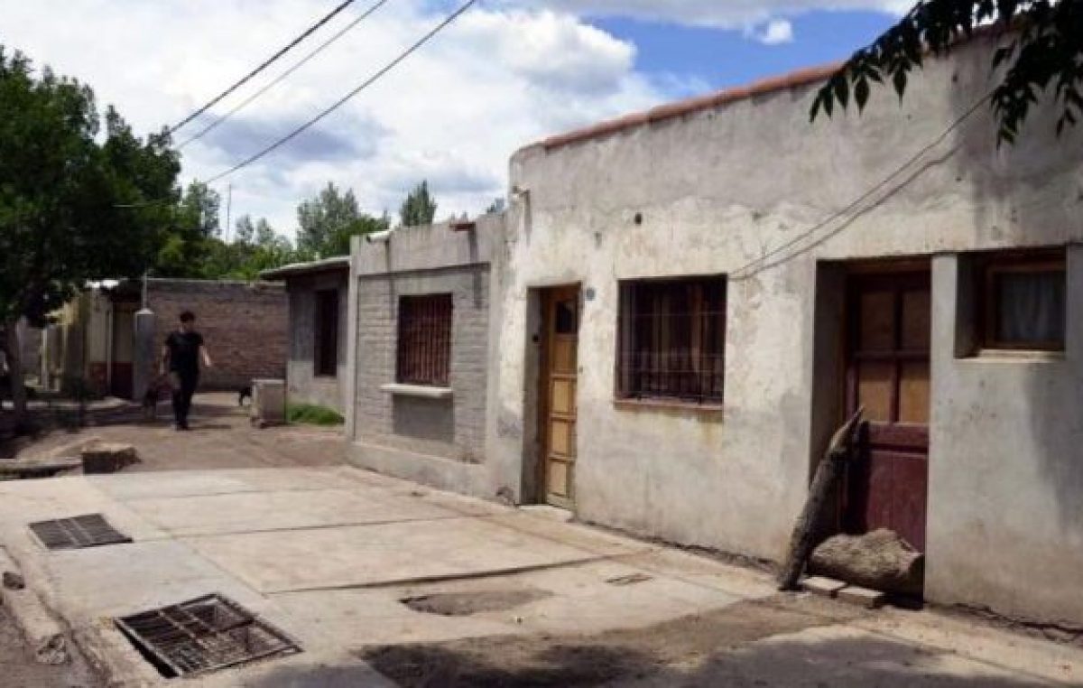 Quieren que la municipalidad de Santa Rosa pinte gratis las casas para mejorar el humor