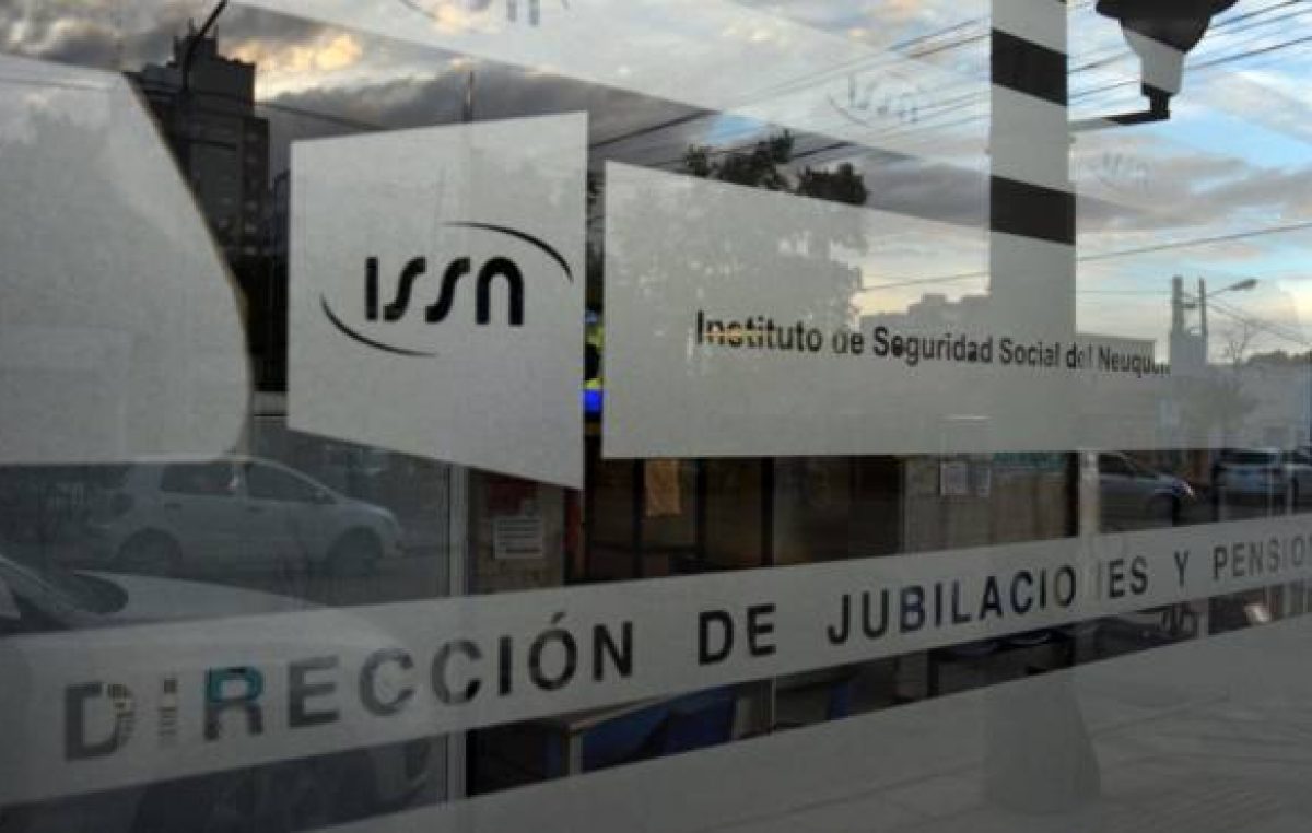 Jubilados municipales y de comisiones de fomento neuquinos cobrarán un bono extraordinario