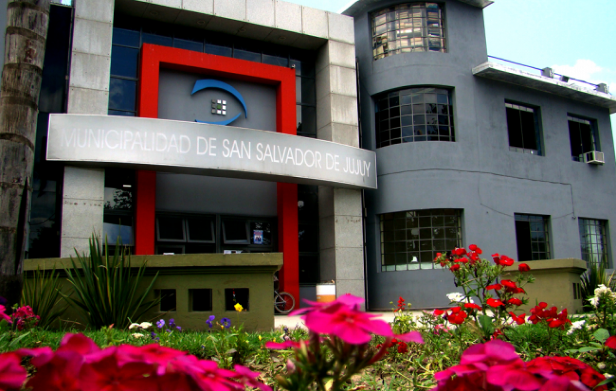Pase a planta permanente y corrimientos para municipales jujeños