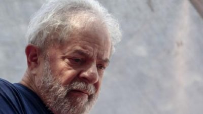 Acompañan el martirio  