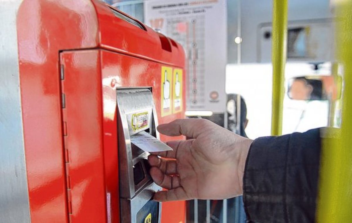 La intendenta de Rosario pidió otra vez al Concejo facultades especiales para subir el valor del boleto
