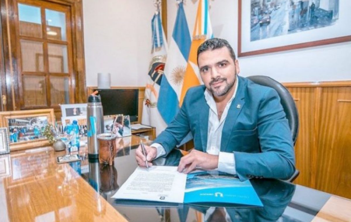 Se firmó en Ushuaia el decreto por el bono de 6 mil pesos