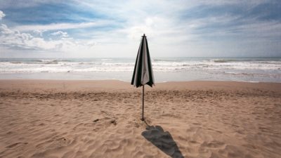 Irse de vacaciones, un lujo: Sólo el 17% de los argentinos planea un descanso de verano