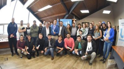 41 agentes municipales de Ushuaia pasaron a planta permanente