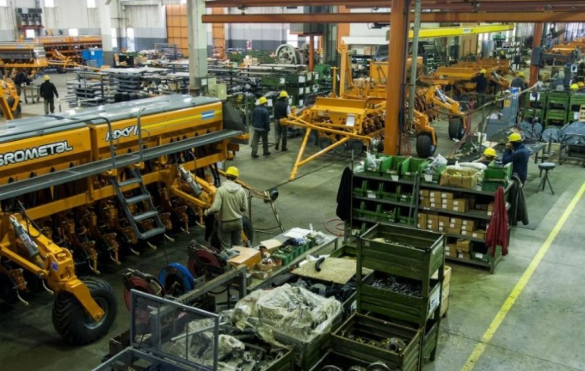 Descenso imparable: La actividad económica cayó 4% en octubre y acumula siete meses de baja