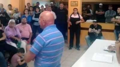 Municipales de Necochea en alerta y movilización