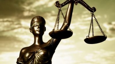 Jueces propios y vergüenza ajena