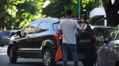 Una votación con los trapitos a la sombra