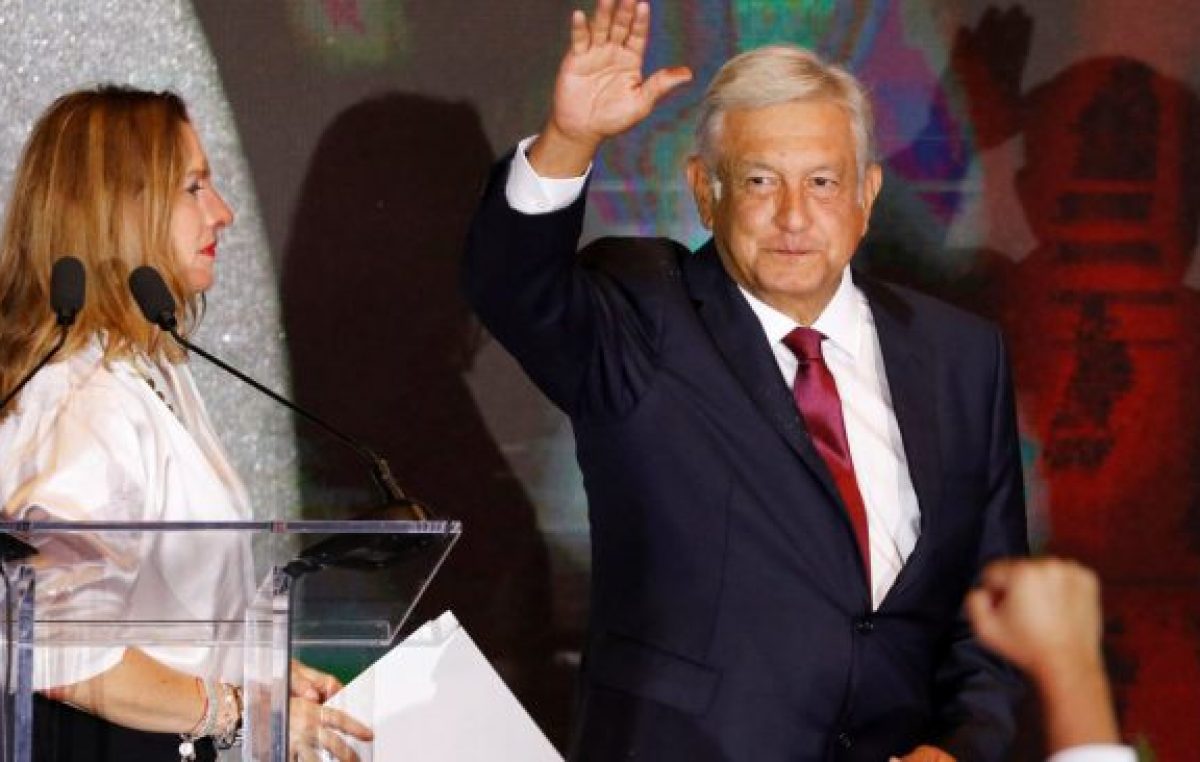 Obrador impulsa un cambio educativo