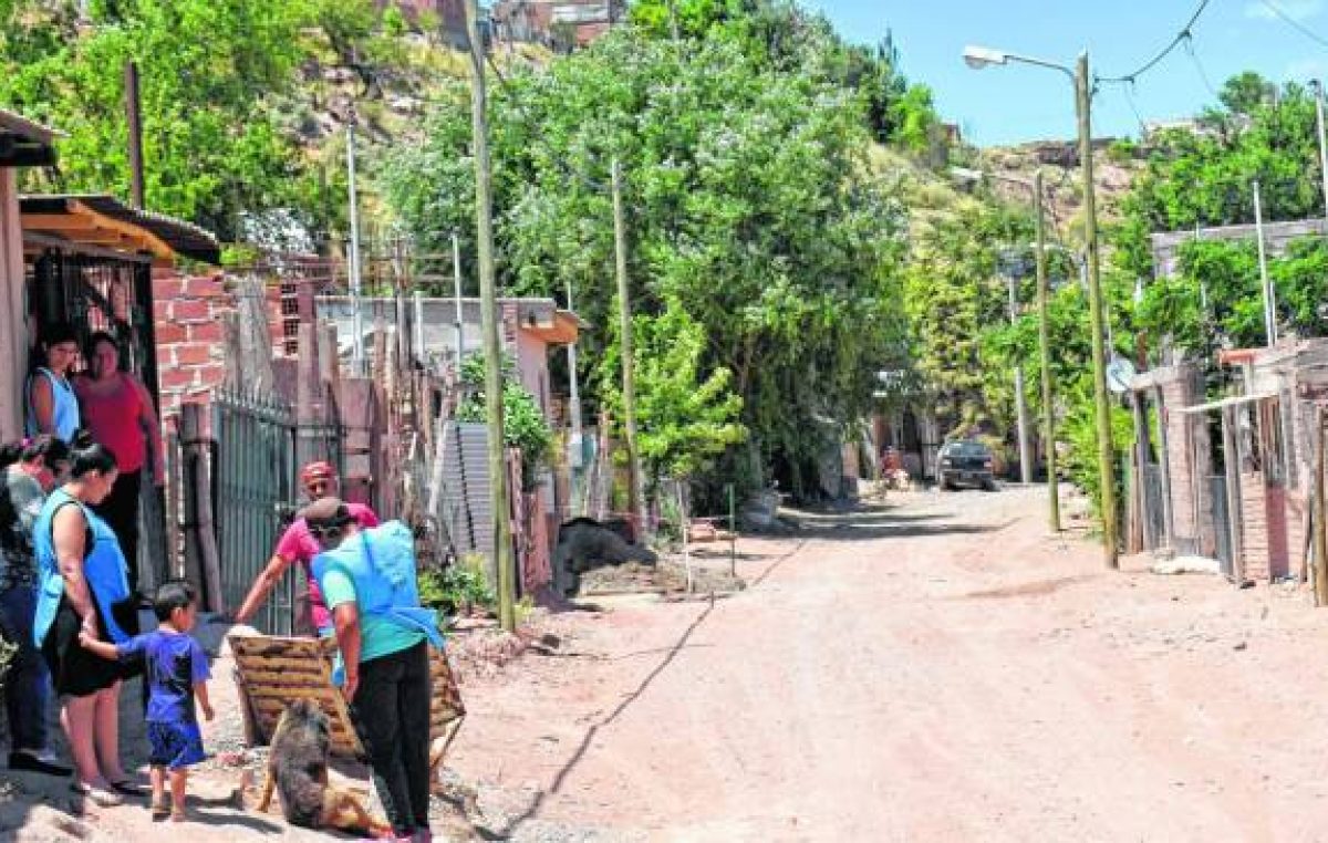 Neuquén: Aseguran que no les alcanza para tener una alimentación saludable