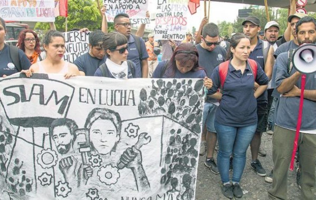 Salarios en baja, conflictos en alza