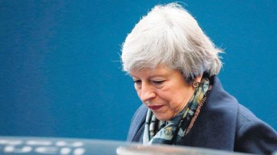 May rechaza una nueva consulta