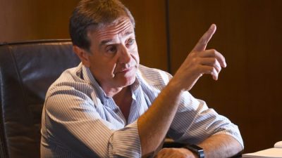 El intendente otorgó 25% de aumento a los municipales de Mendoza