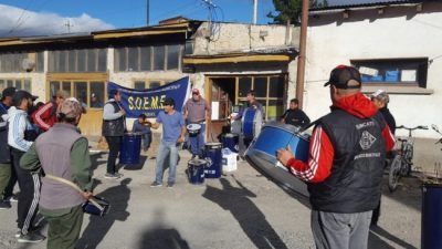 Retención de servicios de municipales de Esquel por diferencias en el porcentaje de la cláusula gatillo