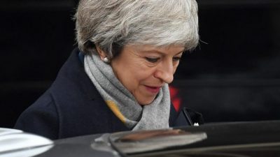 Duro revés de May en el Parlamento británico