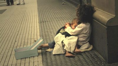 Posbreza: posverdad y pobreza