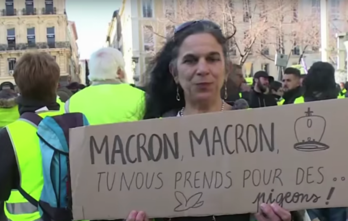 El gobierno italiano cruzó al francés y defendió a los chalecos amarillos