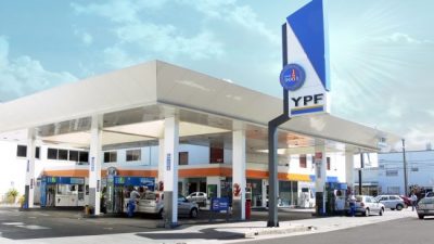 YPF vendió más de un centenar de estaciones de servicio a una empresa de EE.UU.
