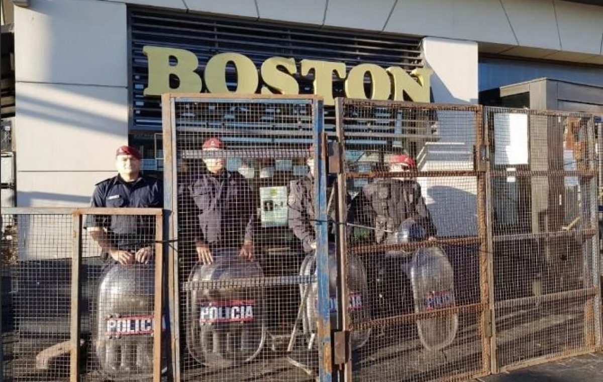 Mar del Plata: Tras más de 200 días de resistencia, desalojaron a trabajadores de la confitería Boston