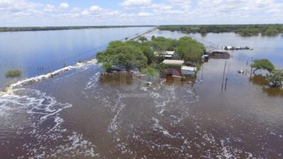 El norte santafesino bajo agua: cayeron en promedio 800 mm en menos de un mes