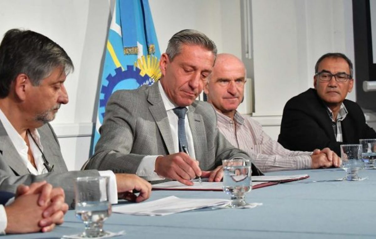 El Gobernador de Chubut decretó la Emergencia Económica