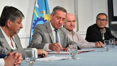 El Gobernador de Chubut decretó la Emergencia Económica