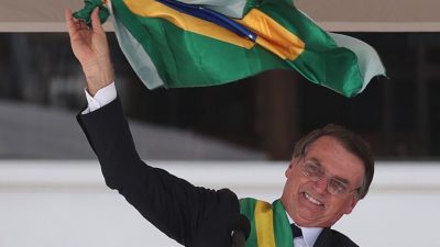“Este gobierno les da poder a nueve generales”