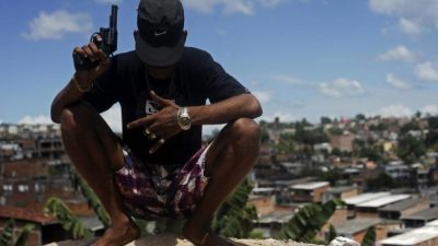 El presidente arma a los brasileños