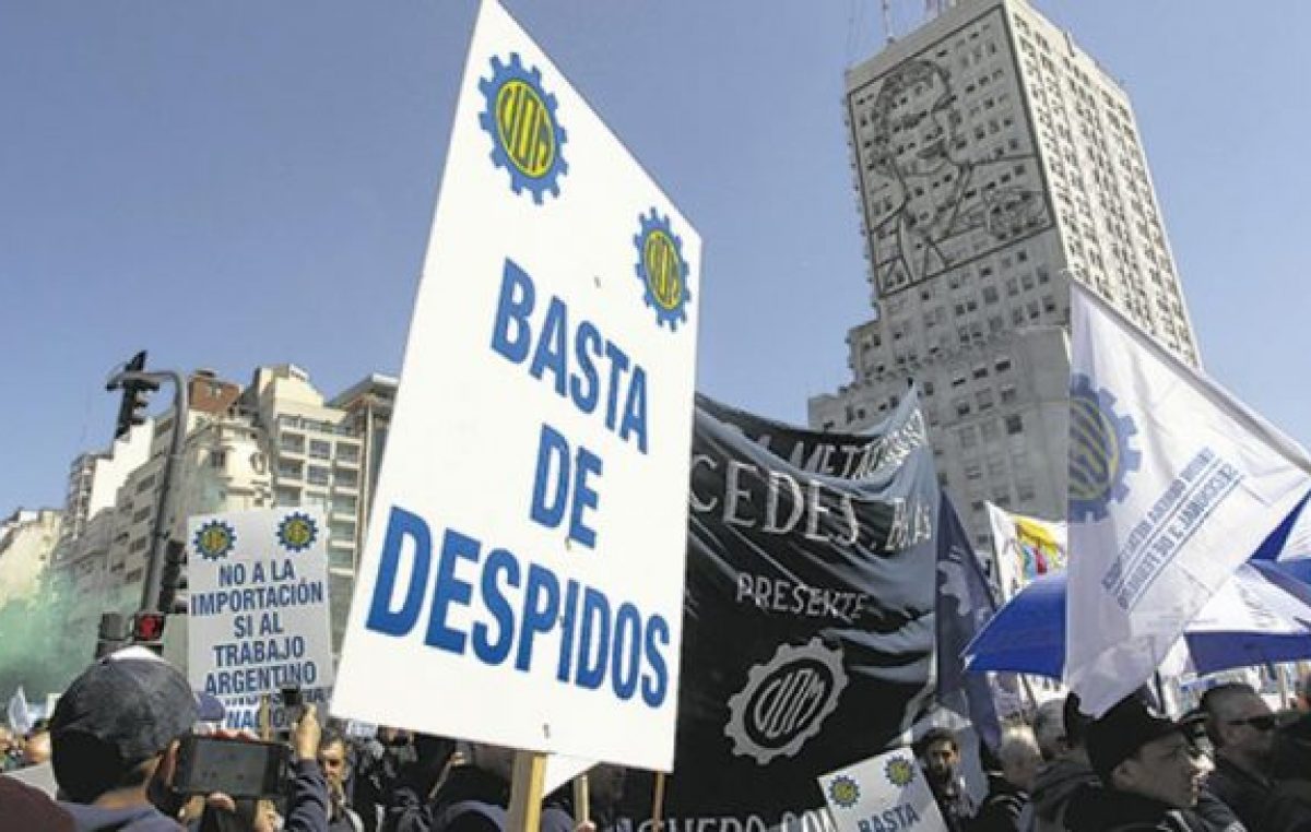 Empleo en caída libre al compás de la recesión