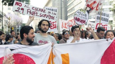 Cerrar y ajustar para privatizar