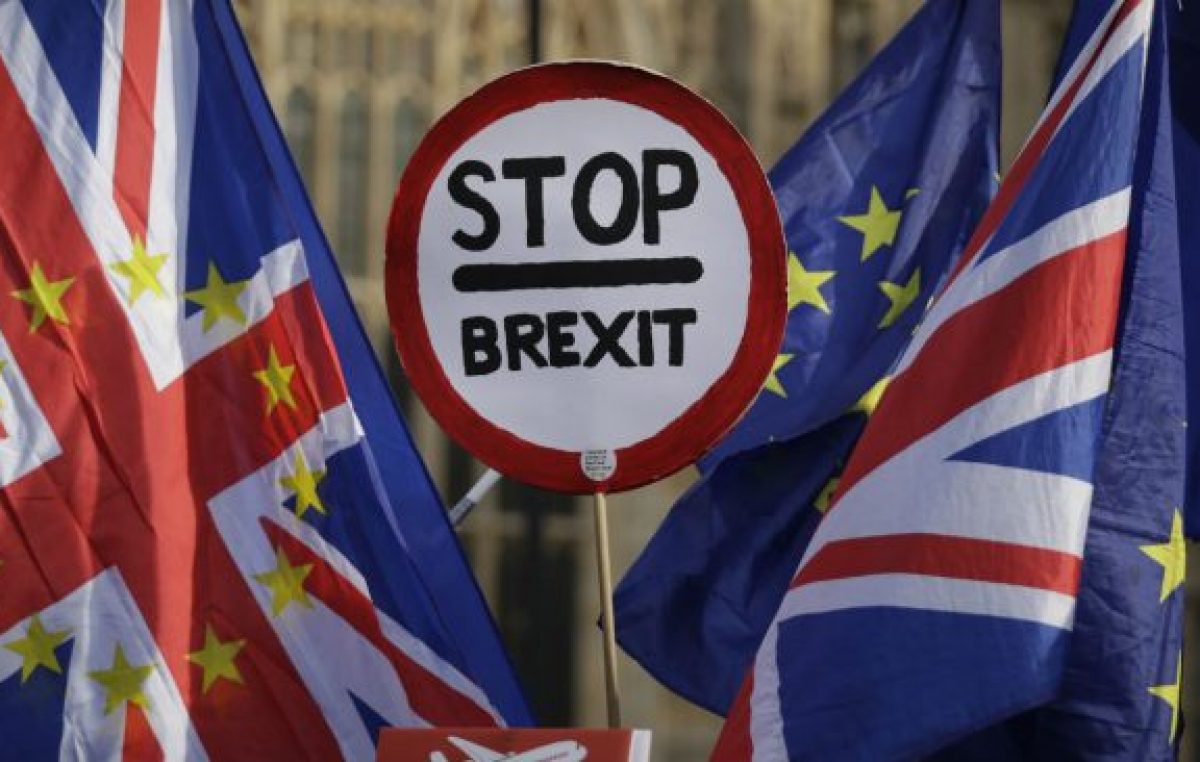 May deberá salir a renegociar el Brexit