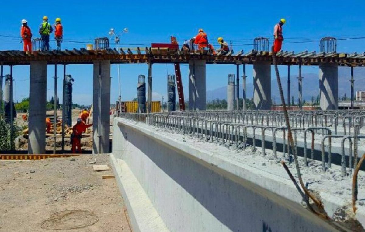 Menos para infraestructura, más para intereses