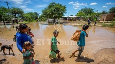 El Pilcomayo sigue avanzando, pero esperan que hoy la situación mejore