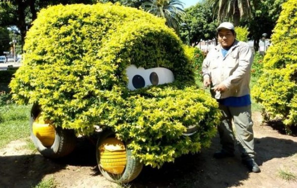 Adrián Fabián, artesano de la plaza de Tartagal