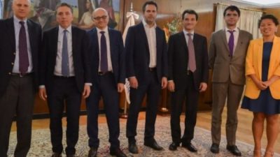 El FMI vuelve al país para revisar el programa económico que respalda