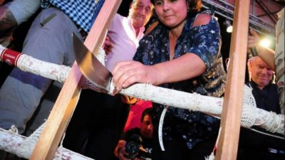 Mientras en Tandil se cortaba el “salame más grande del mundo”, el municipio preparaba nuevos aumentos