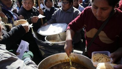 Revelan que el 30% de la población del Conurbano recibe asistencia del Estado