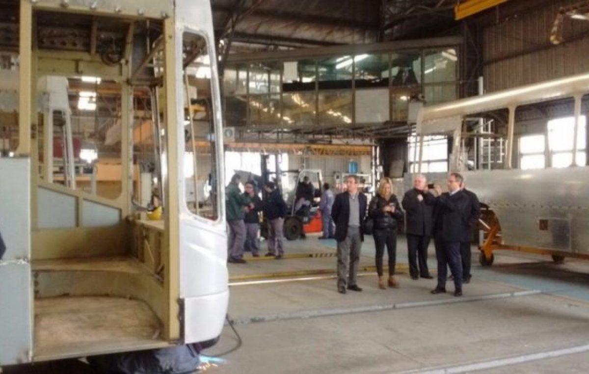 Dolor en Metalpar: Cierra la fábrica de carrocerías para colectivos más grande del país