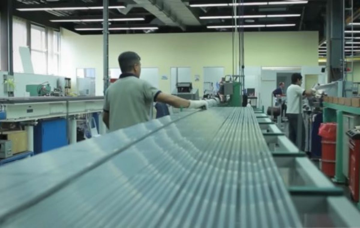 Trabajadores del Centro Atómico Ezeiza en alerta por ajuste y despidos