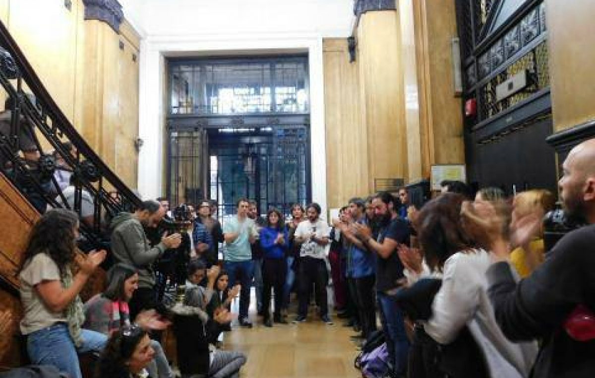 Sangría en prensa: inhumanos despidos masivos en Editorial Atlántida
