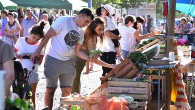 Crecen las ferias en Río Negro ante la caída del salario