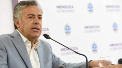 El Gobernador de Mendoza se despegó de Macri: desdobló los comicios
