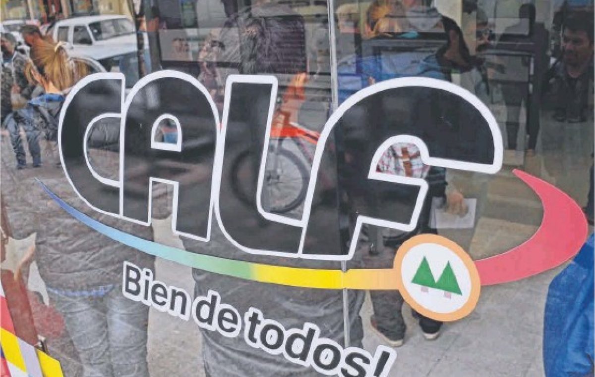 Macri en guerra con las cooperativas eléctricas: se mete en las facturas