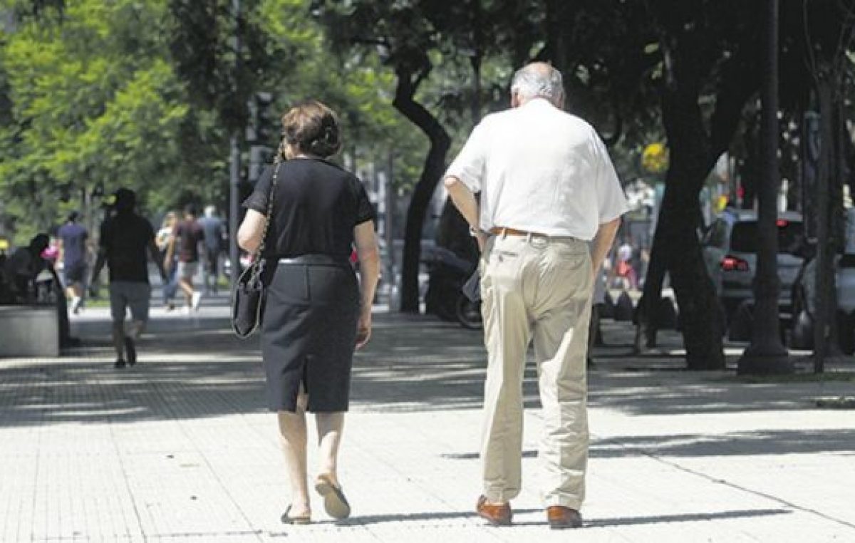 Los jubilados reciben aumento de impuestos