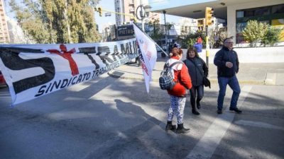 El intendente de Neuquén generó revuelo con una condena antipiquete